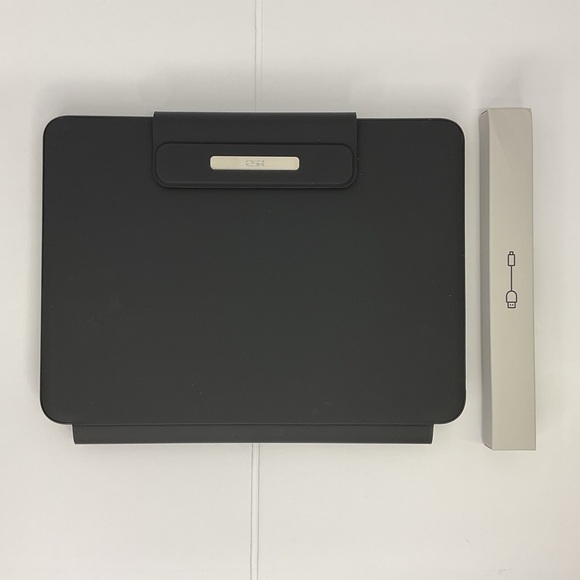 *New in box* Magnetic Keyboard Case for iPad Pro 11” and iPad Air 5/4 - Picture 2 of 10